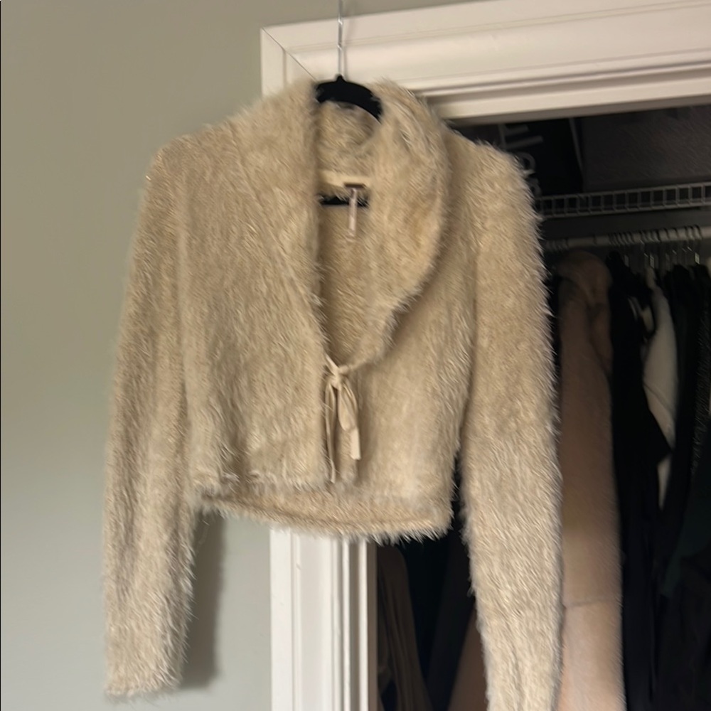 Elegant Cream Faux Fur Jacket. FREE PEOPLE